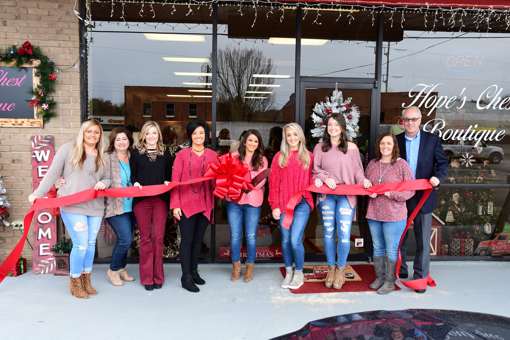 Hope s Chest Boutique hosts ribbon cutting for new location The