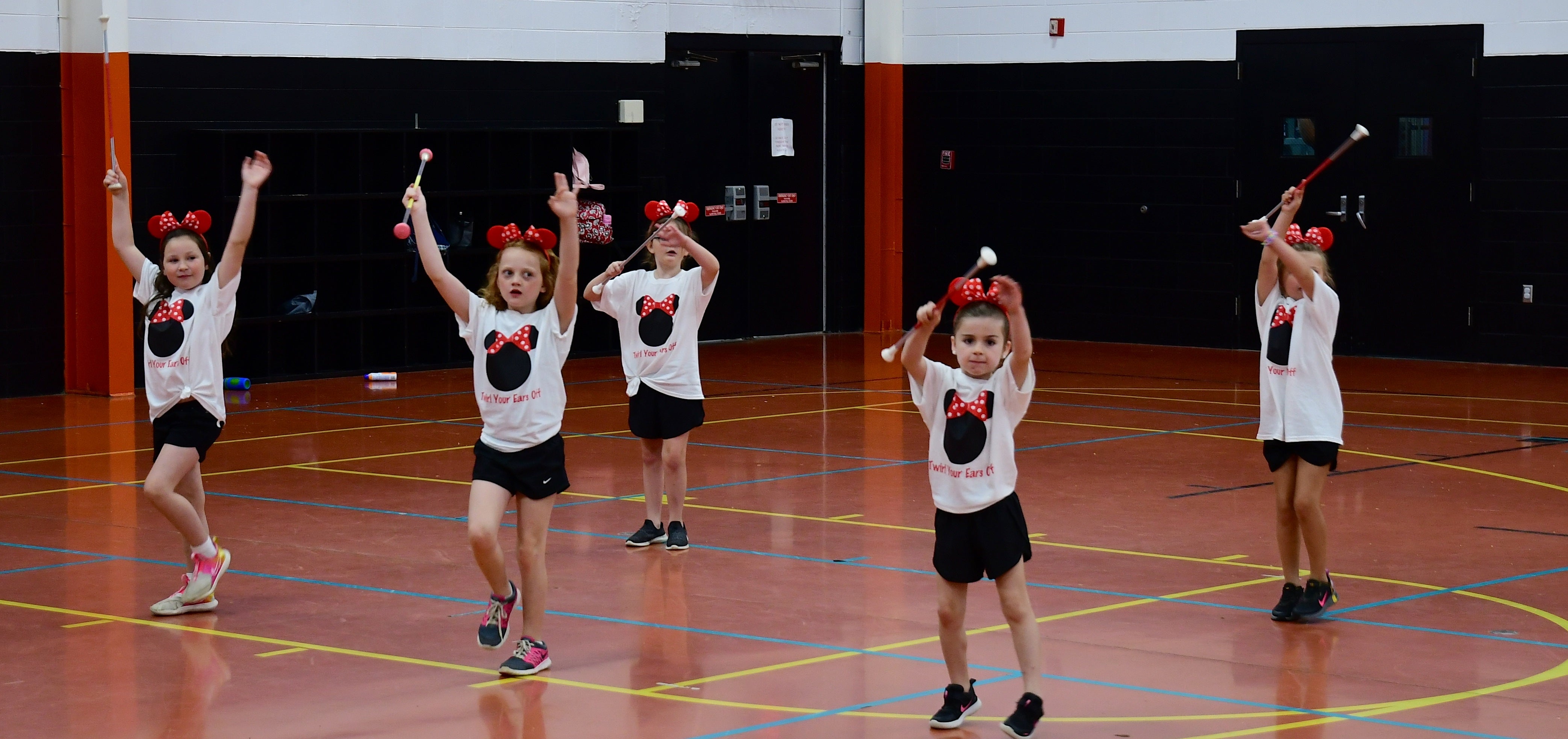 mini majorettes