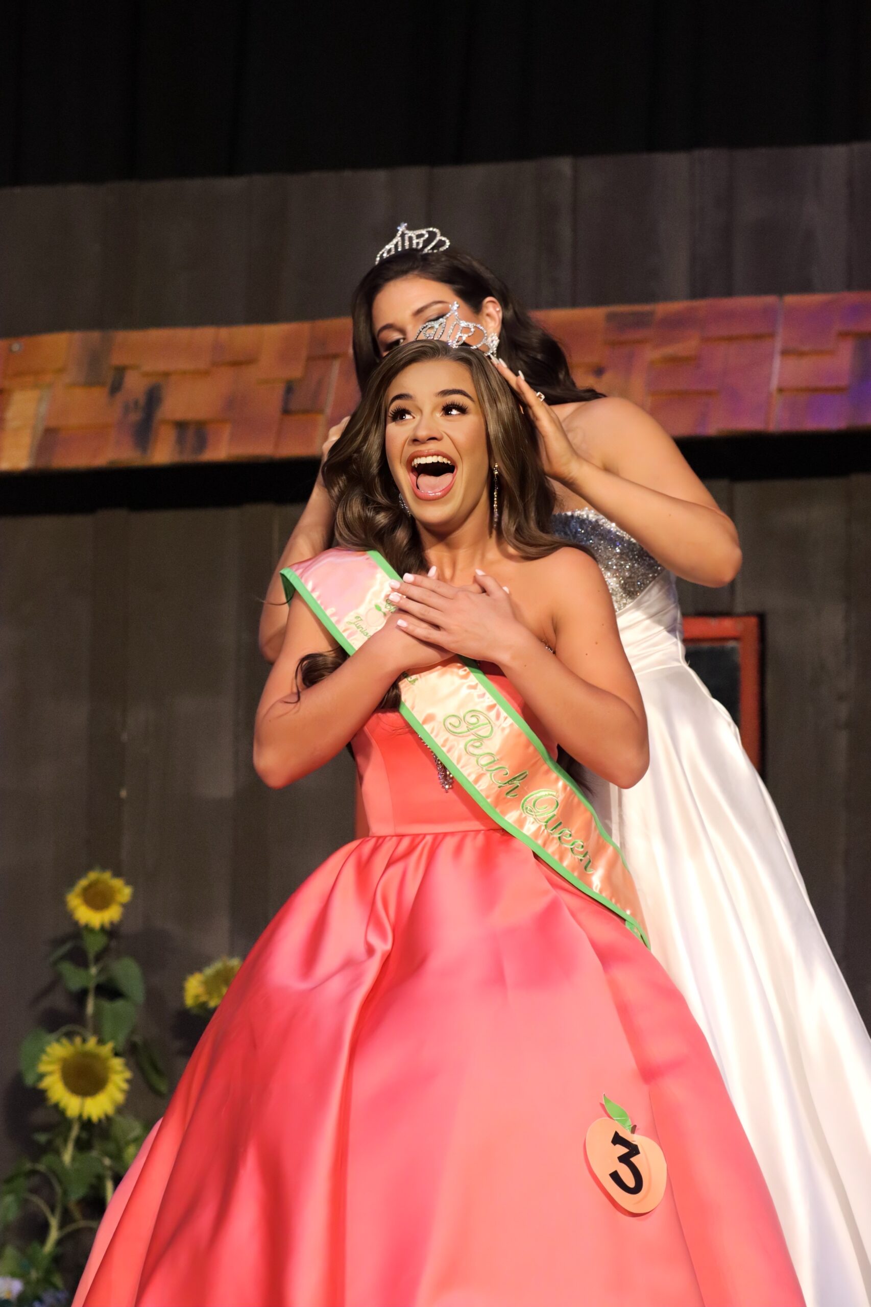 Crumpton wows judges to win Junior Miss Peach crown - The Clanton ...